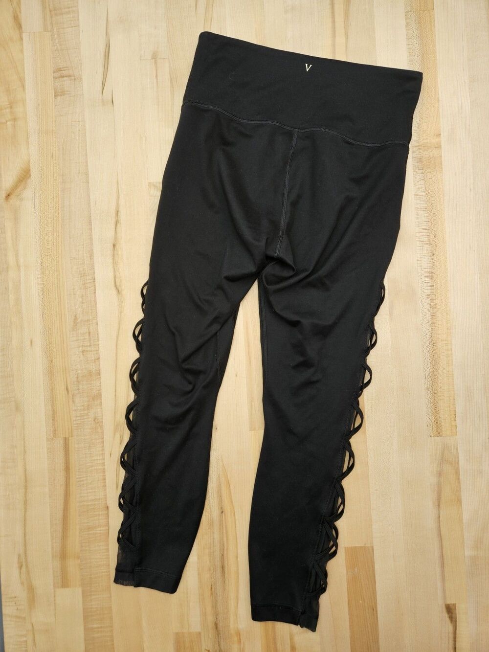 Victoria's Secret Incredible Essential Legging Black Lace Up Details Size 10 170 - Picture 7 of 8